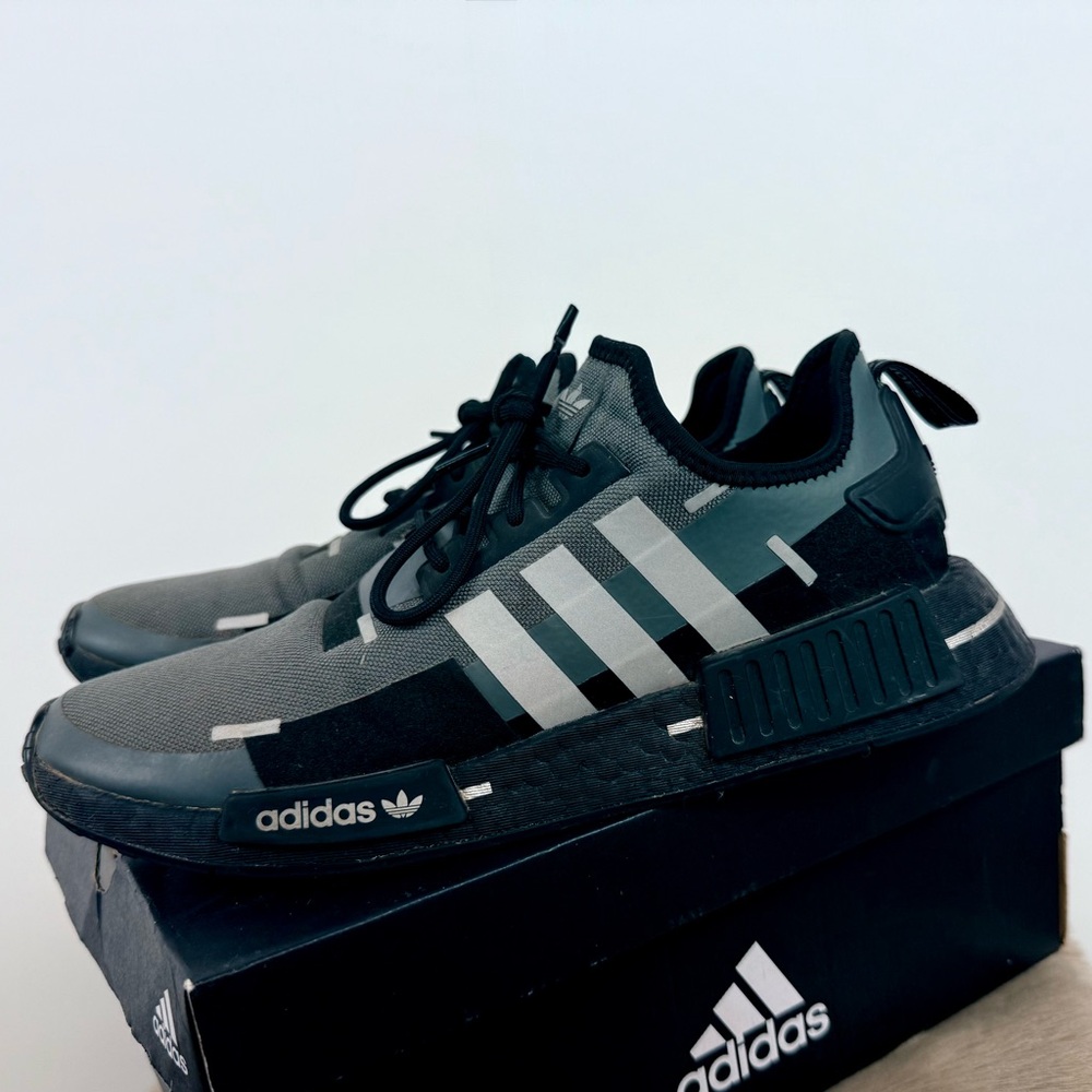 Adidas Men's Black and White Sneakers